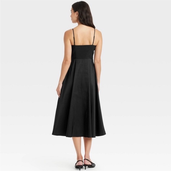 Elegant Black Midi Dress - Picture 3 of 3